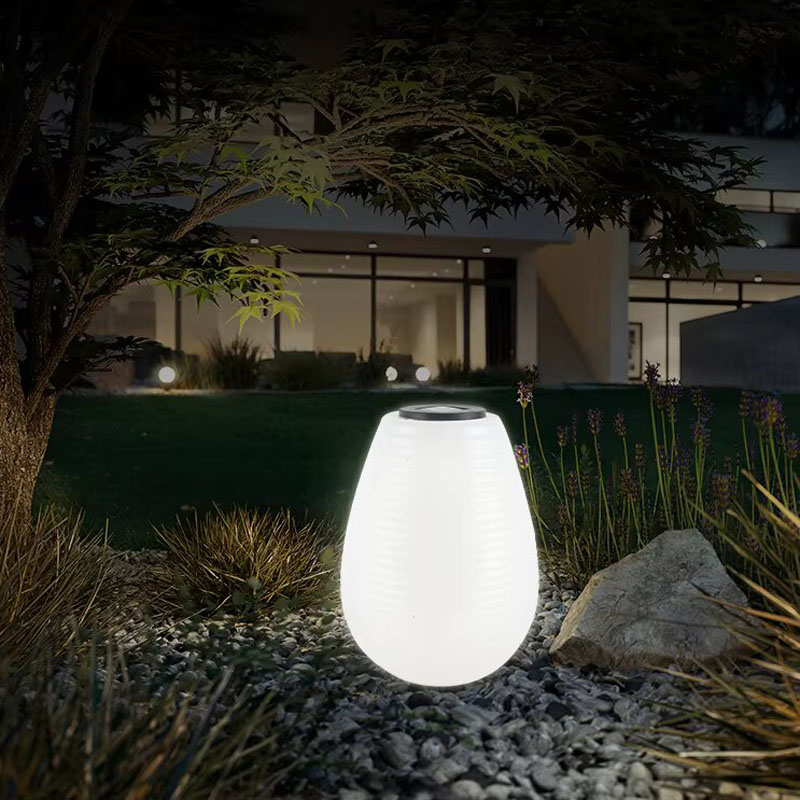 Modern Outdoor Led Lamp Rechargeable Waterproof Portable Lantern Lamp Solar Garden Lights